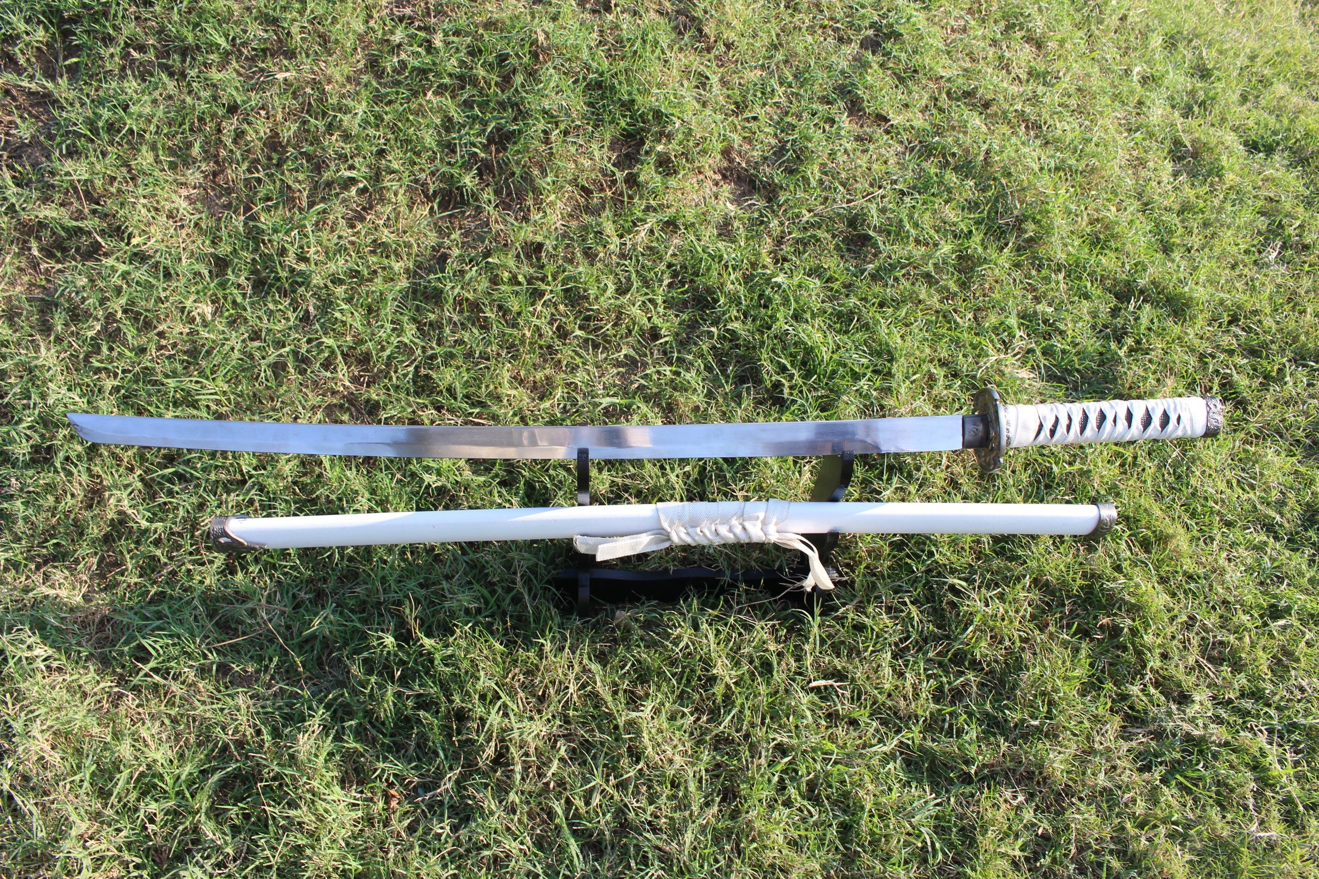 White-Wrapped 5160 Steel Katana Sword β Premium Handcrafted Blade Knives Craft