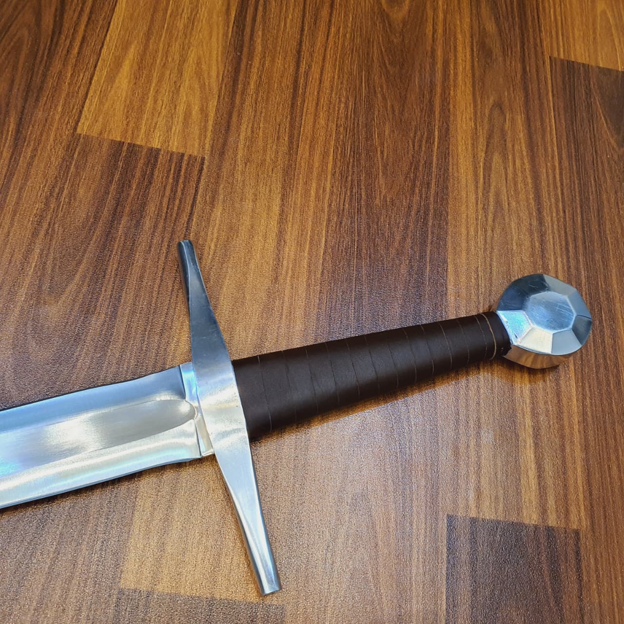 Medieval European Longsword β Hand-and-a-Half Sword Knives Craft