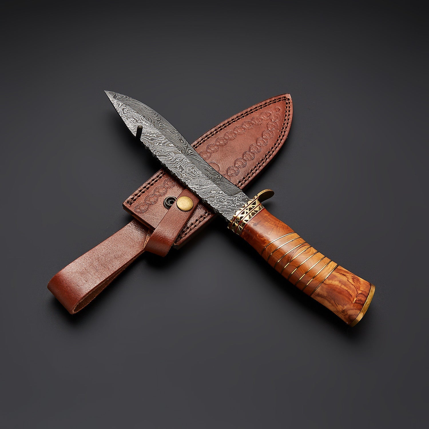 Handmade Damascus Steel Knife with Olive Wood Handle &amp; Leather Sheath Knives Craft